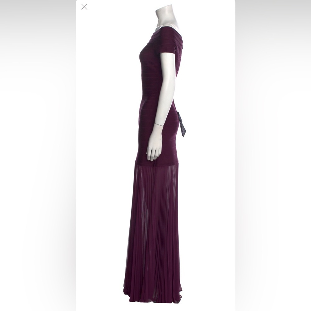 ⛔️SOLD⛔️
NWT Herve Leger bandage sheer dress in purple, SZ SMALL - Picture 13 of 14